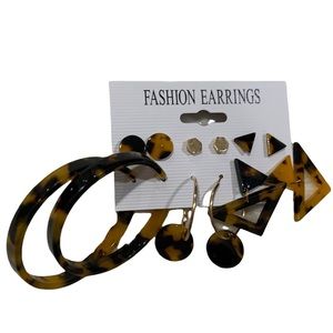 🎄NWT• Fashion Earrings - 6 pair